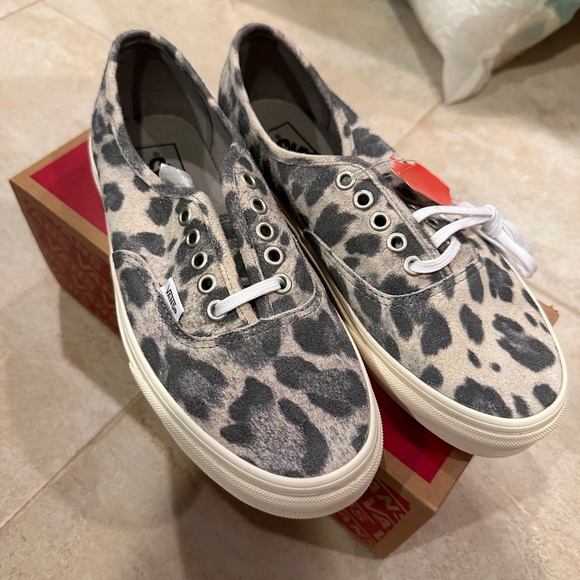 NEW Vans Leopard Sneakers - Picture 2 of 4